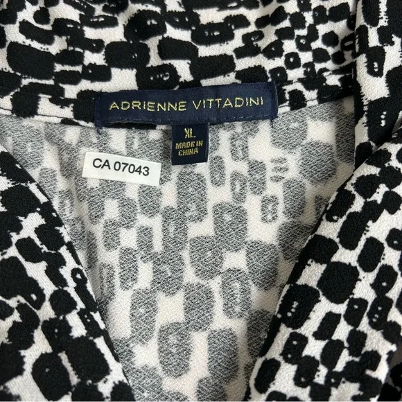 Adrienne Vittadini Black and White Patterned Blouse size XL - Picture 2 of 6